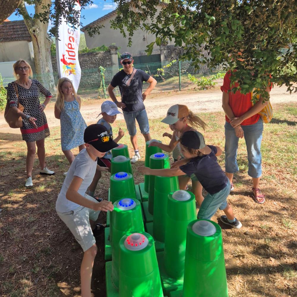 Photo Location Cones interactifs lors de la fête de la famille à Beaucaire (30)